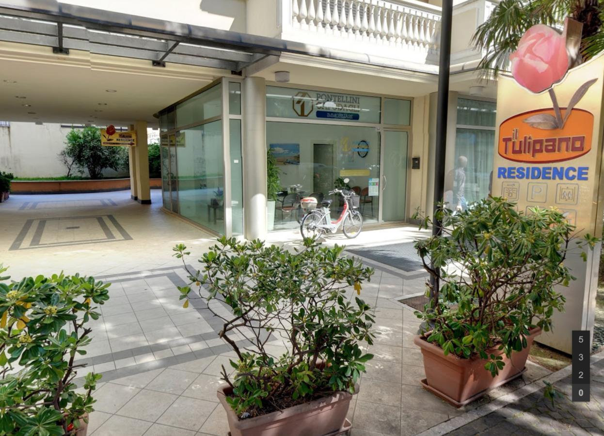 Residence Il Tulipano Riccione Buitenkant foto